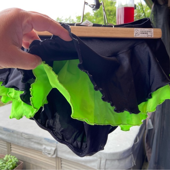 Figure Skating skirt - black and green neon - Size S junior - Picture 4 of 8
